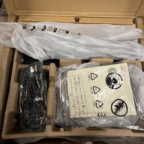 Dell 19 Inch Monitor - Picture 4 of 5